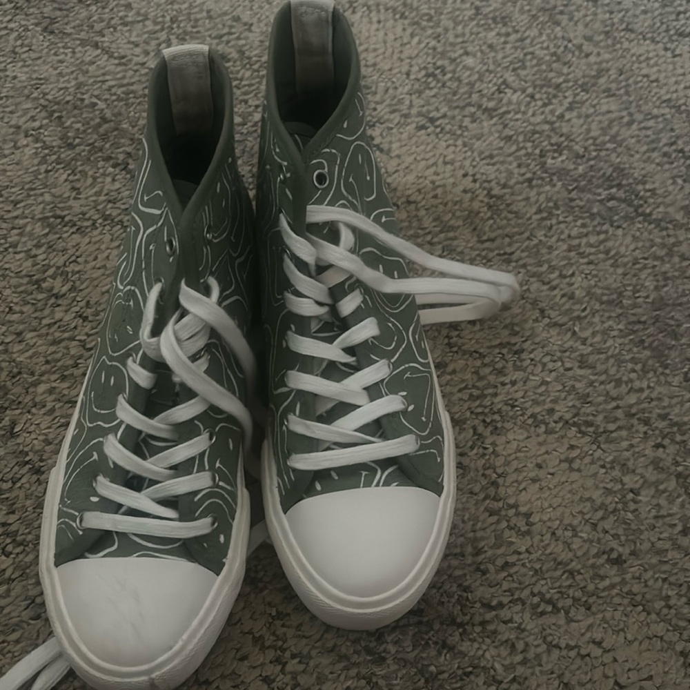 American eagle smiley face sneakers  only wore once